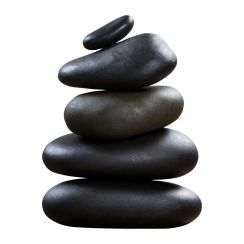 Pile de galets noirs